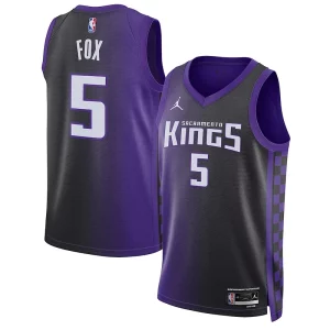 Fascinante De'Aaron Fox Sacramento Kings Jordan Brand Unisex Swingman Jersey Statement Edition Purple per gli appassionati