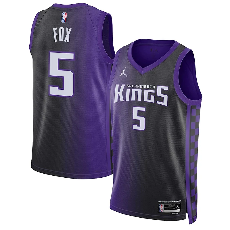 Fascinante De'Aaron Fox Sacramento Kings Jordan Brand Unisex Swingman Jersey Statement Edition Purple per gli appassionati