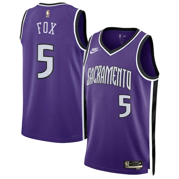 Splendido Elegante Accattivante De'Aaron Fox Sacramento Kings Nike Unisex 2024/25 Swingman Jersey Purple Classic Edition per gli appassionati