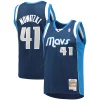 Fantastico Resistente Dirk Nowitzki Dallas Mavericks 2011/12 Hardwood Classics Swingman Jersey Navy per gli appassionati