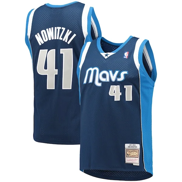 Fantastico Resistente Dirk Nowitzki Dallas Mavericks 2011/12 Hardwood Classics Swingman Jersey Navy per gli appassionati