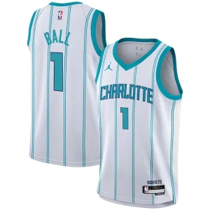 Trendy Bellissimo LaMelo Ball Charlotte Hornets Nike Youth Swingman Jersey Association Edition White per gli appassionati