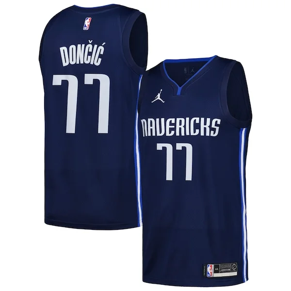 Magnifico Luka Dončić Dallas Mavericks Jordan Brand Swingman Player Jersey Statement Edition Navy per gli appassionati
