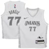 Classico Cool Luka Dončić Dallas Mavericks Nike Preschool 2024/25 Swingman Player Jersey City Edition White per gli appassionati