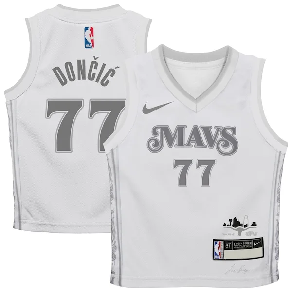 Classico Cool Luka Dončić Dallas Mavericks Nike Preschool 2024/25 Swingman Player Jersey City Edition White per gli appassionati