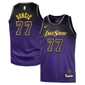 Stupendo Luka Dončić Los Angeles Lakers Nike City Edition Swingman Jersey 2024 Purple per gli appassionati
