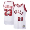 Eccezionale Resistente Carino Michael Jordan Chicago Bulls 1984/85 Hardwood Classics Rookie Authentic Jersey White/Red per gli appassionati