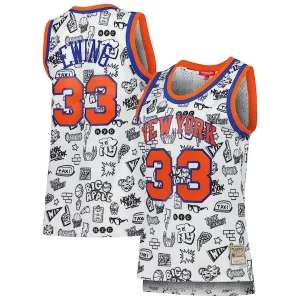 Robusto Stupendo Patrick Ewing New York Knicks Women's 1991 Doodle Swingman Jersey White per gli appassionati