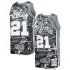Eccezionale Moderno Tim Duncan San Antonio Spurs 1998/99 Hardwood Classics Lunar New Year Swingman Jersey Silver per gli appassionati
