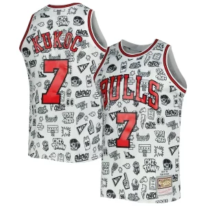 Resistente Meraviglioso Toni Kukoc Chicago Bulls 1997/98 Hardwood Classics Doodle Swingman Jersey White per gli appassionati