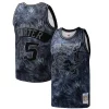 Magnifico Vince Carter Toronto Raptors Hardwood Classics 1998/99 Tie Dye Swingman Jersey Black per gli appassionati